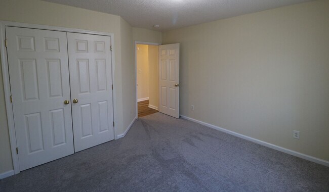 Building Photo - 4185 Kennison Village Dr
