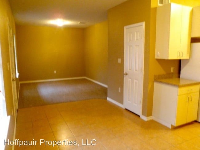 Building Photo - 121 W Lagrange St