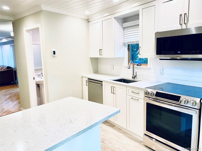 Building Photo - 4 Avenue B