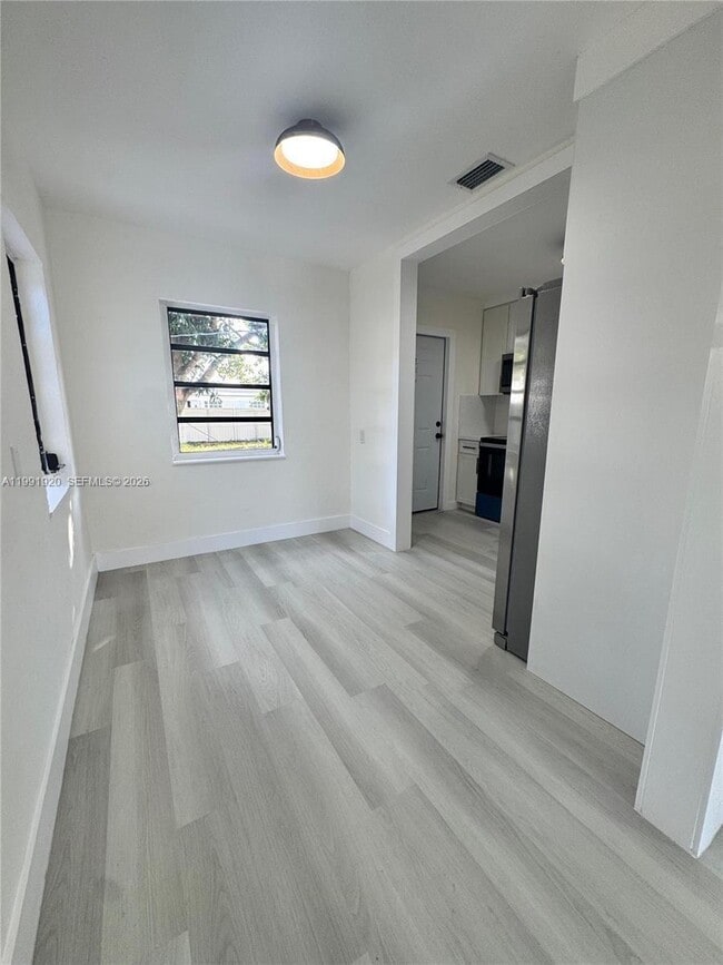 Building Photo - 10521 NW 35th Ct