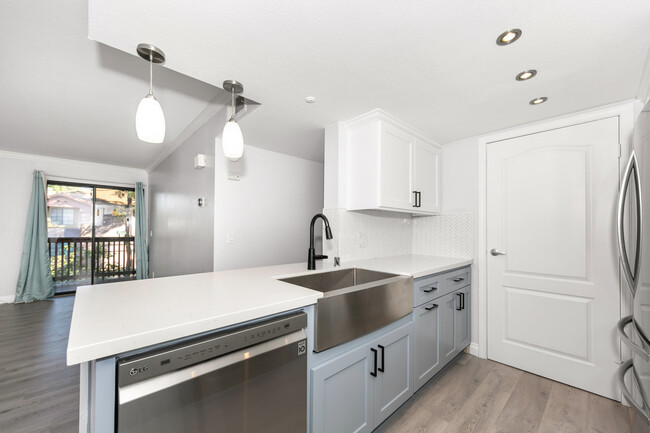 Building Photo - 12043 Alta Carmel Ct