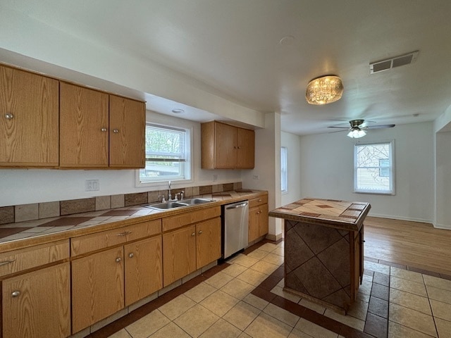 Building Photo - 147 Country Club Dr