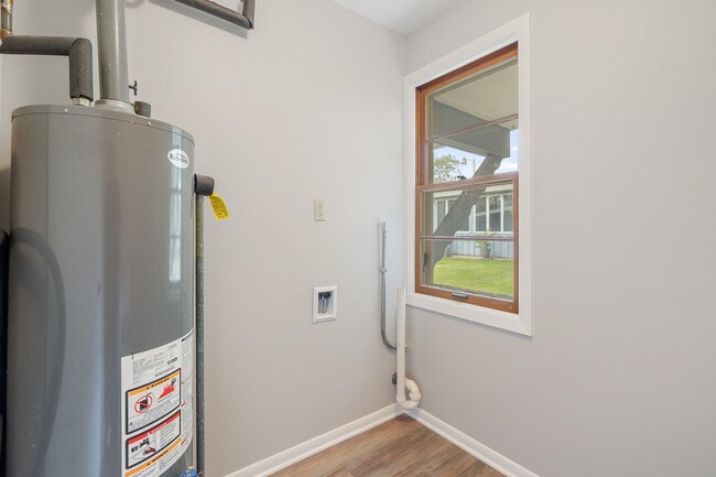 Building Photo - 4705 Highland Park Dr