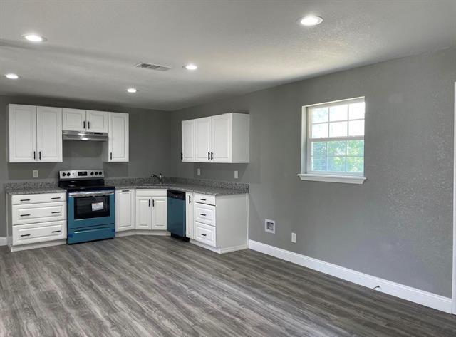 Building Photo - 225 E Coral Way