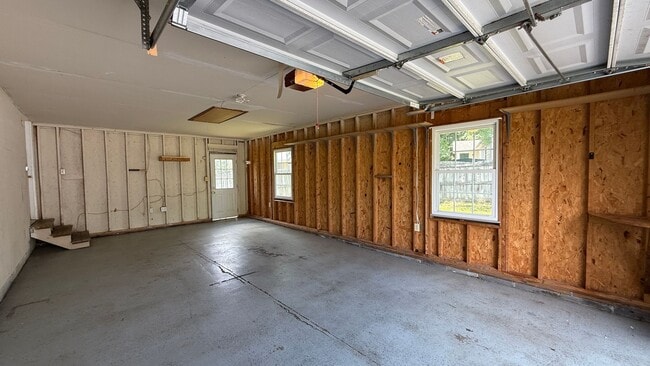 Building Photo - Three Bedroom Rambler in Fredericksburg