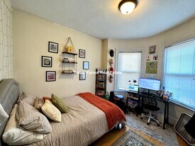 Building Photo - 5 Sachem St