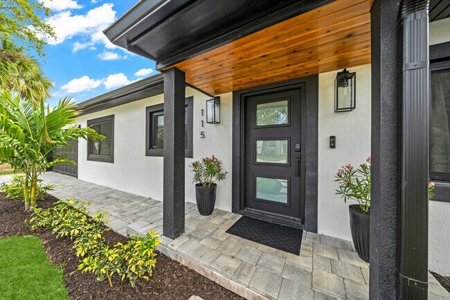 Building Photo - 115 Esther Dr