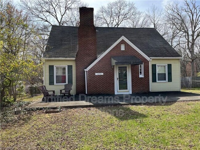 Primary Photo - 1252 Brookwood Dr