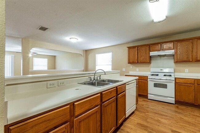 Building Photo - 207 Mitchell Dr