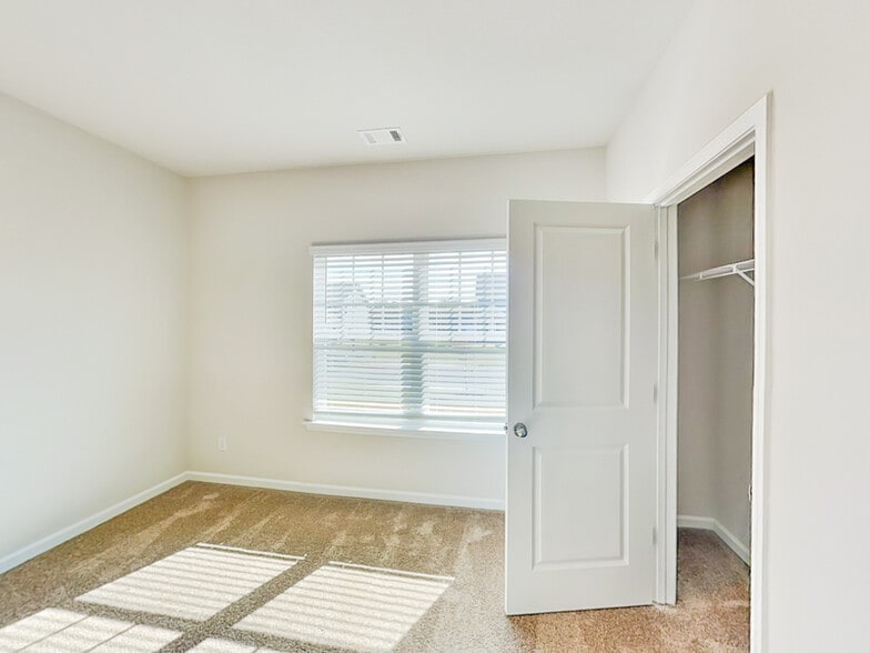 Building Photo - 1247 Fendt Dr