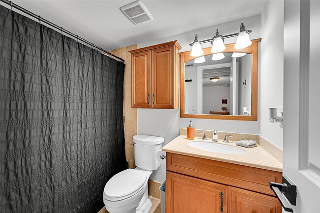 Building Photo - 2351 NW 37th Ave