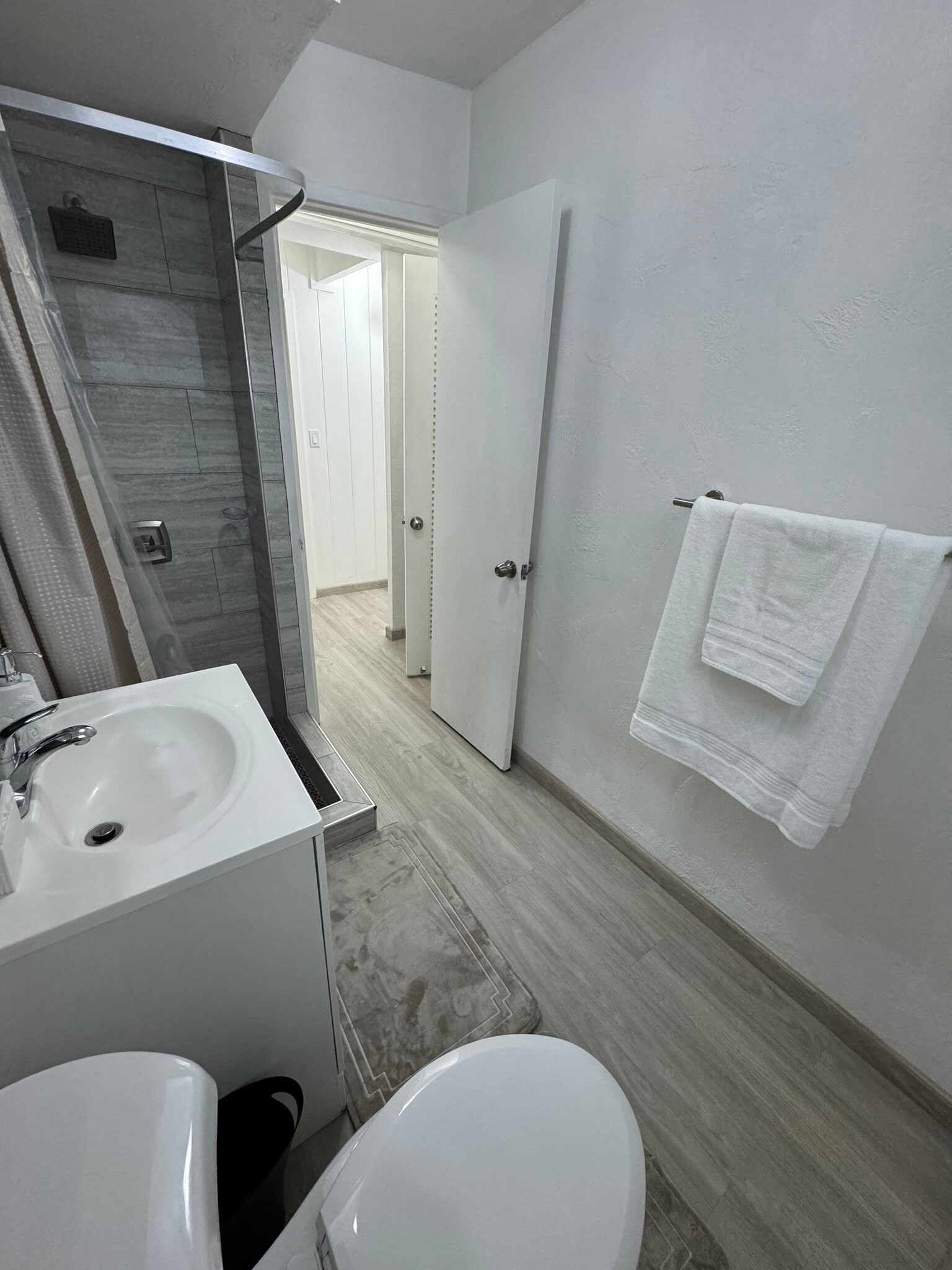 Building Photo - 410 Nahua St