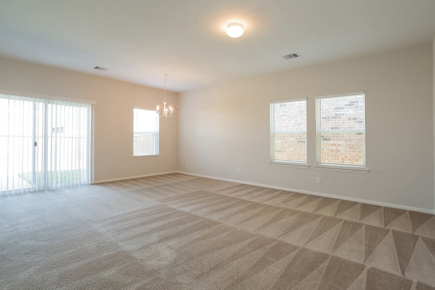 Building Photo - 8119 Almera Falls Dr