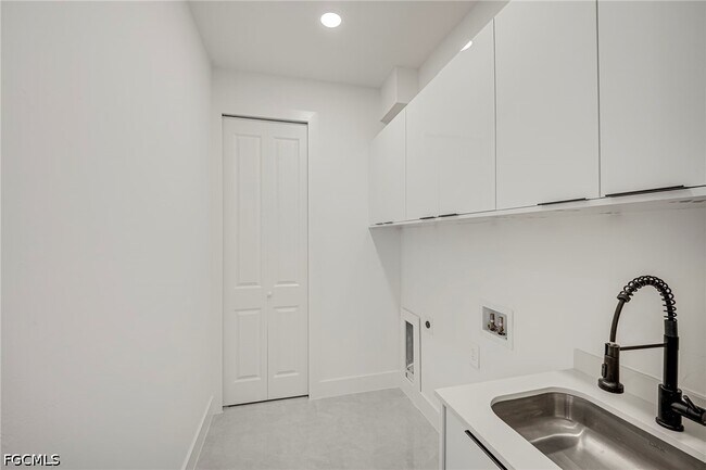 Building Photo - 3500 33rd St SW