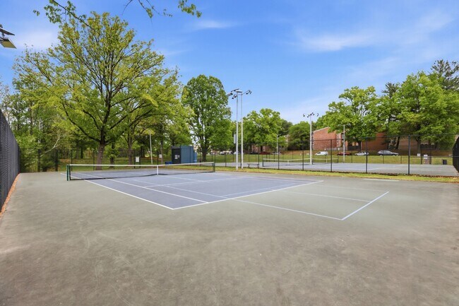 Building Photo - 742 Quince Orchard Blvd