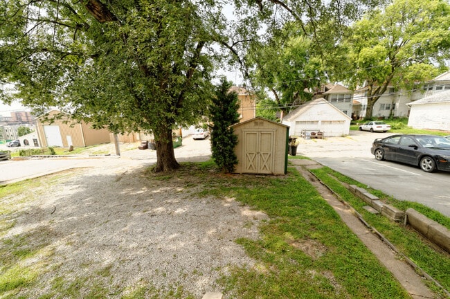 Building Photo - 120 N 40th St