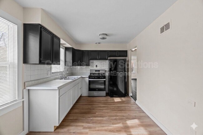 Building Photo - 7486 Castro Dr