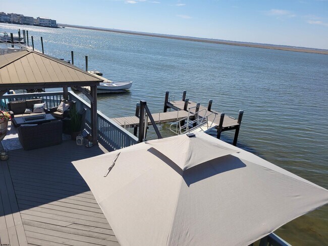 Building Photo - 8601 Fulton Ave