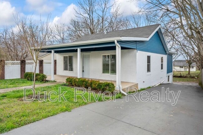 Building Photo - 317 E 17th St