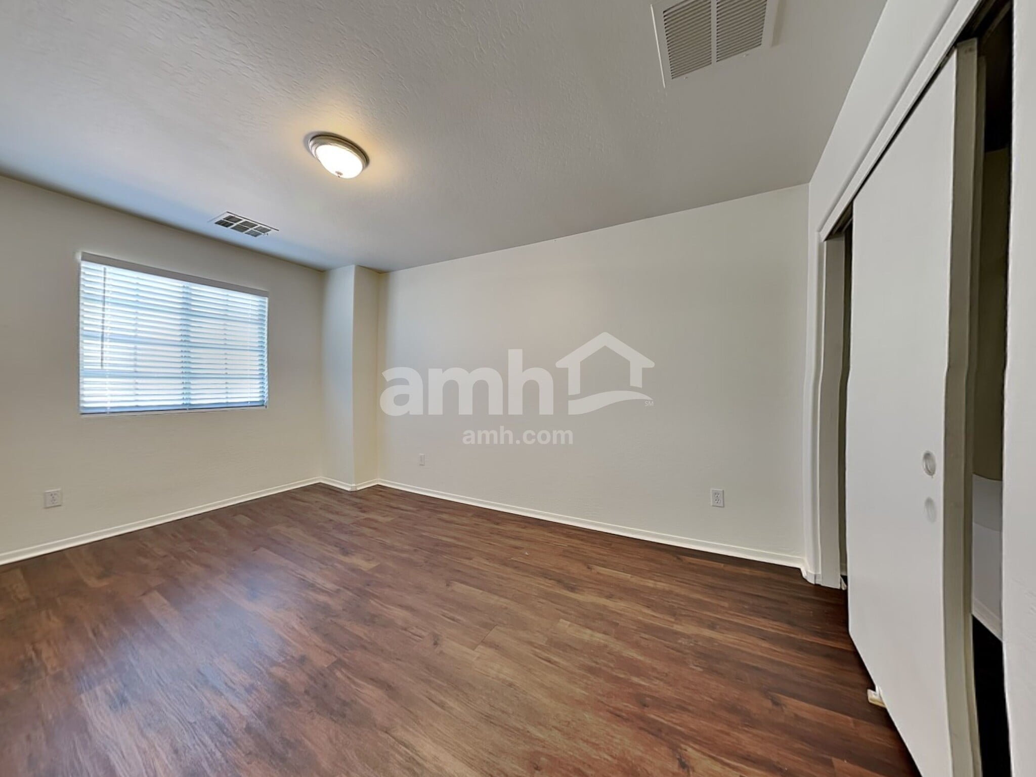 Building Photo - 6727 W Desert Ln