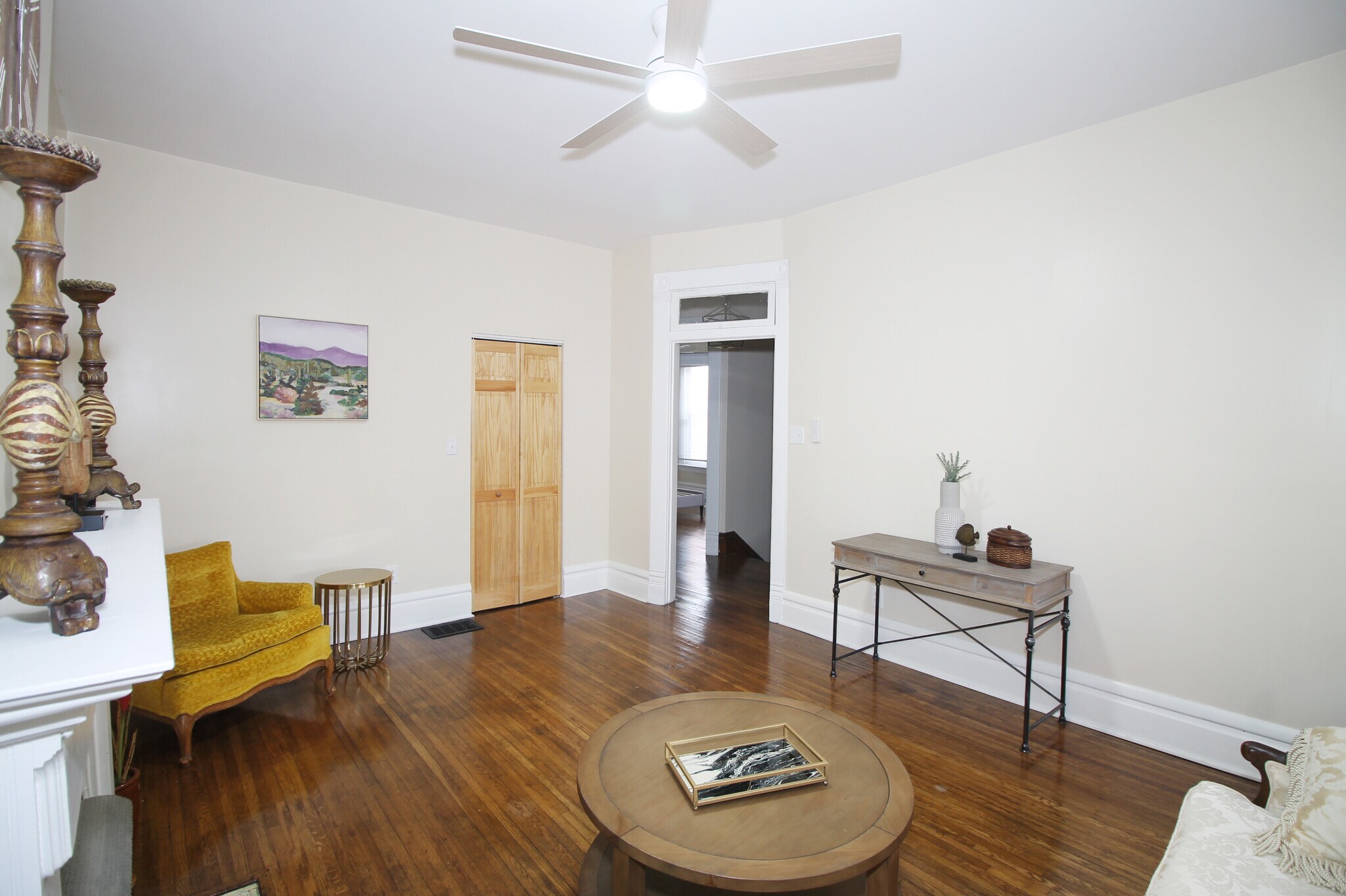 Living room - 1372 Neil Ave