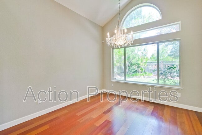 Building Photo - 11754 Ridge Creek Ct