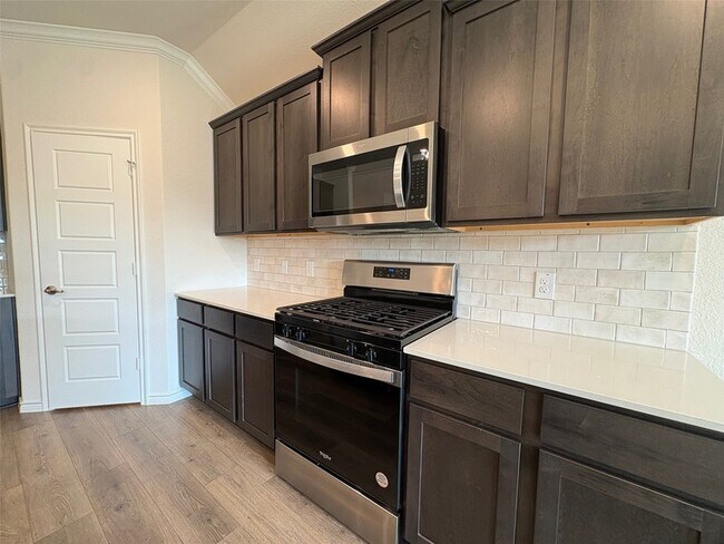 Building Photo - 610 Union Dr