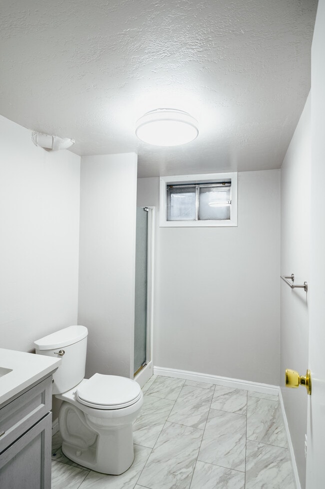 Building Photo - 284 N 45th E