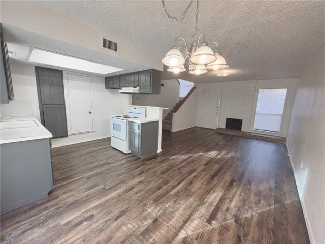 Building Photo - 4825 Diaz Ave