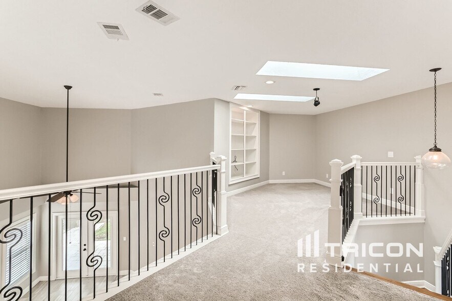 Building Photo - 504 Westborough Ln