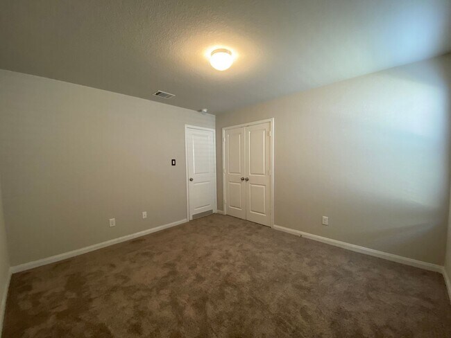 Building Photo - Voss Farms / Fridge Included / Separate Di...