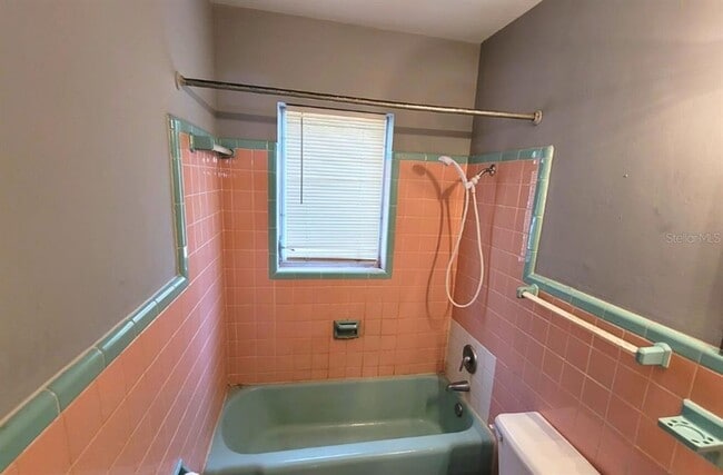 Building Photo - 5806 Siesta Ln