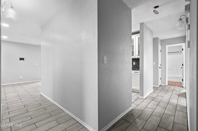 Building Photo - 12732 Roberto Nunez Ln