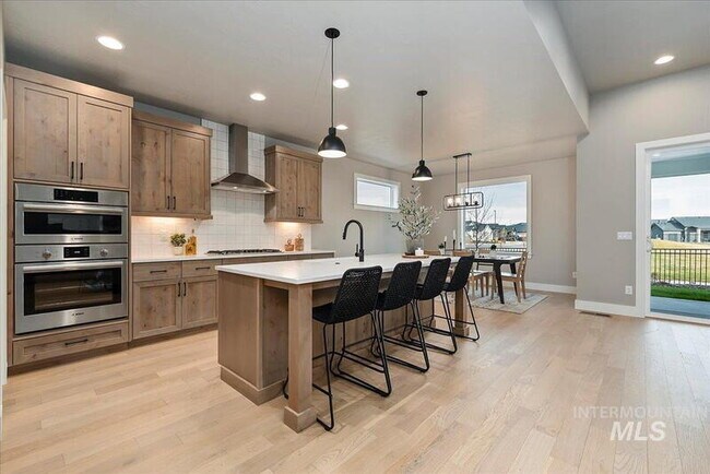 Building Photo - 4880 S Colusa Ave