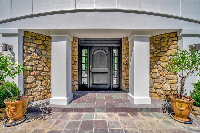Building Photo - Welcome to Your Luxurious Napa Valley Retr...