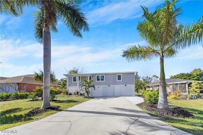 Building Photo - 10697 Holly Rd