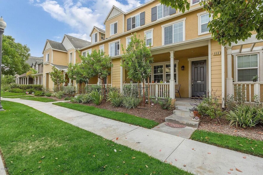 Building Photo - 608 Flathead River St