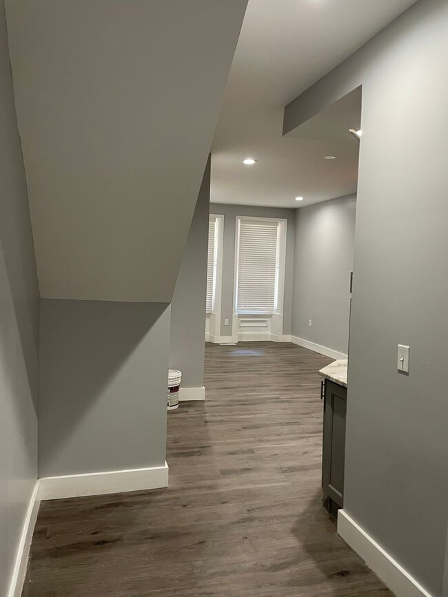 Building Photo - 427 Chambers Ave