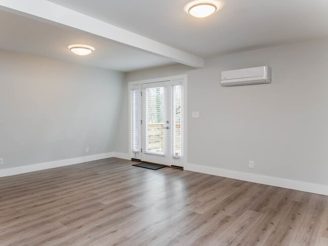 Building Photo - Asheville Duplex Rental-Oakley Area
