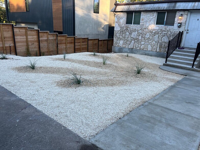 Building Photo - 3305 Clawson Rd