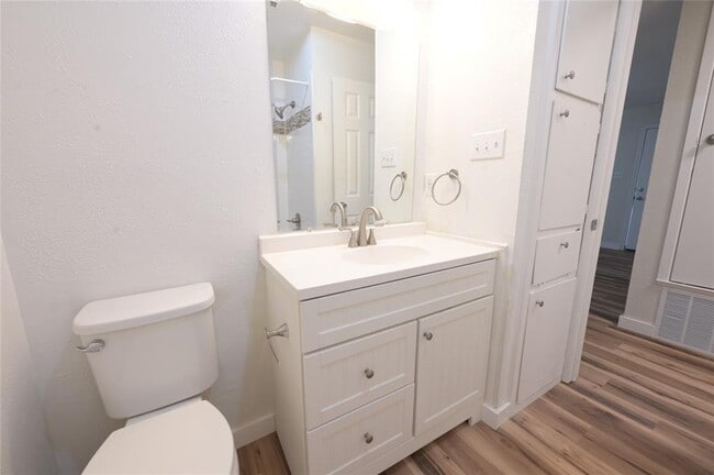 Building Photo - 1200 Matthews Ln