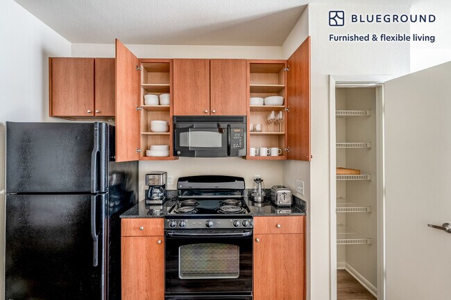 Building Photo - 3210 Esperanza Crossing