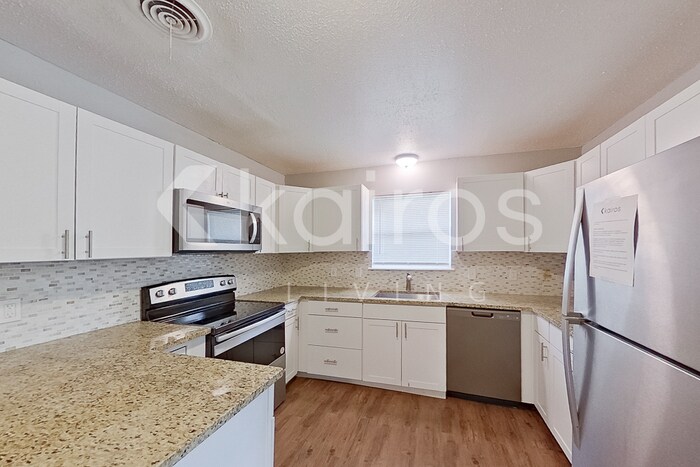 Building Photo - 5129 Leland Dr