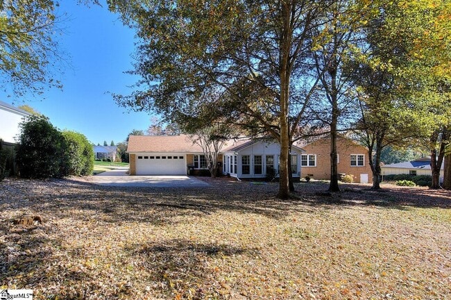 Building Photo - 104 Middle Brook Rd