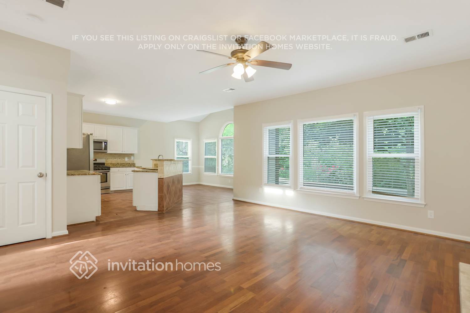 Building Photo - 2256 Glenridge Dr