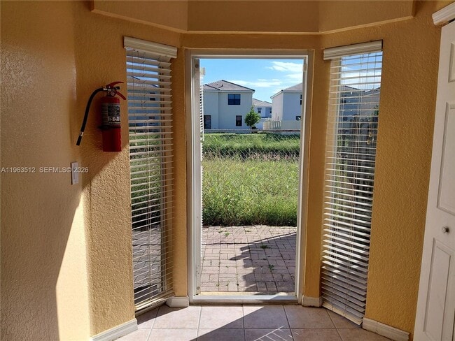 Building Photo - 83 NE 13th Ave