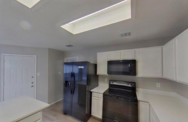 Building Photo - Modern 4-Bedroom Sanctuary in a Sought-After Location