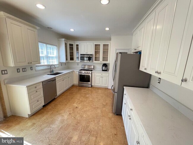 Building Photo - 11222 Bel Aire Ct