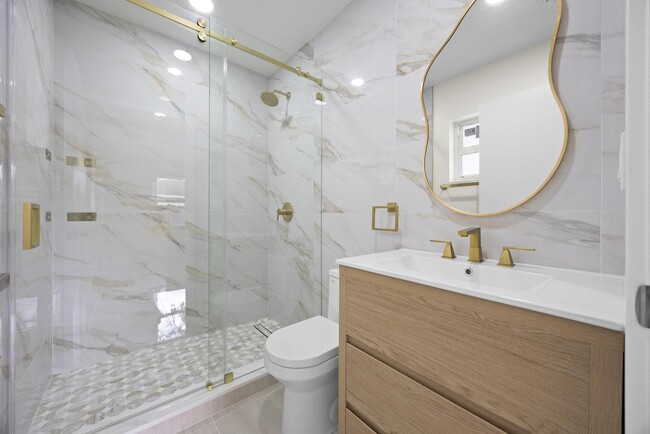 Building Photo - 5664 Boynton Crescent