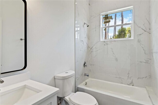 Building Photo - 4344 Jaslo Ave